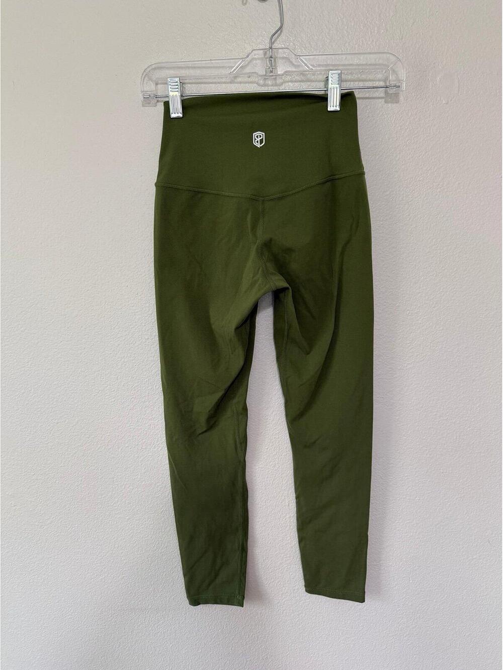 Born primitive leggings size small